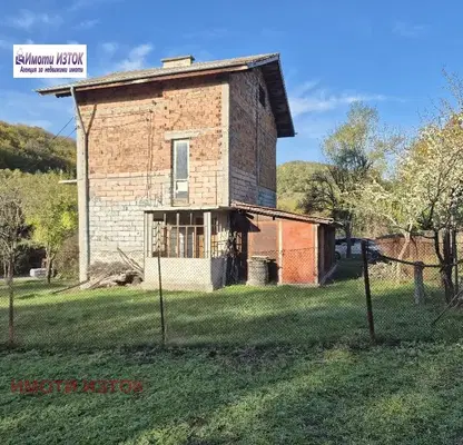 Снимка 4 — Къща в Перник, с. Озърновци
