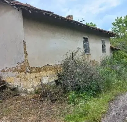 Снимка 4 — Къща с двор в село Осенец, област Разград