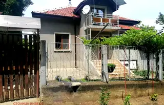 Къща в Русе, с. Божичен