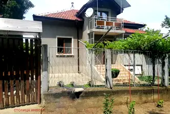 Къща в Русе, с. Божичен
