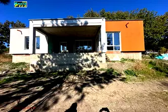Къща в Русе, с. Червена вода