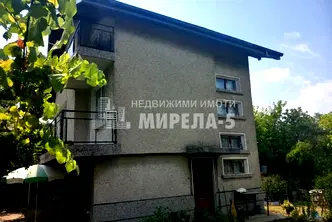 Къща в Русе, с. Червена вода