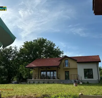Снимка 2 — Къща в Русе, с. Червена вода