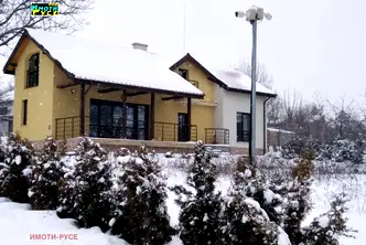 Къща в Русе, с. Червена вода