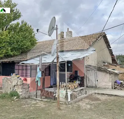 Снимка 2 — Къща в Шумен, Нови пазар