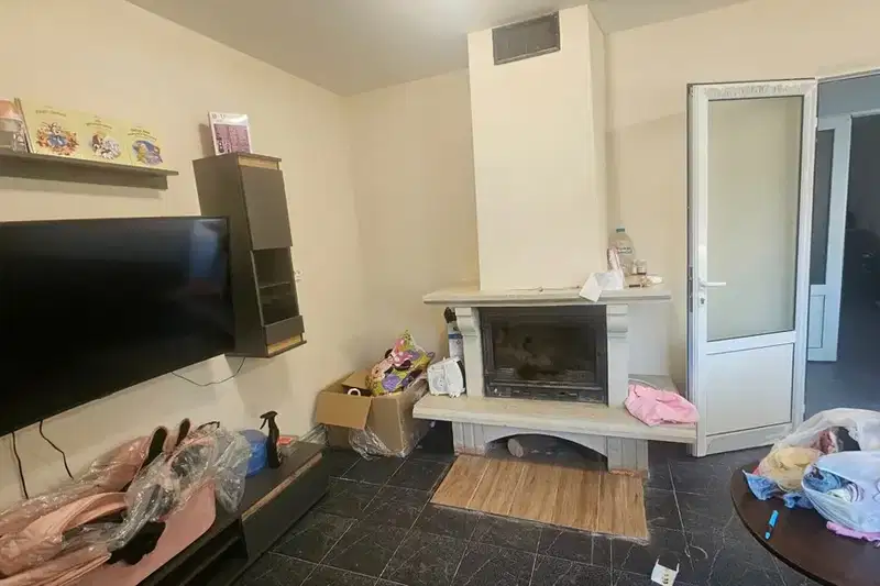 House in област София, Ботев