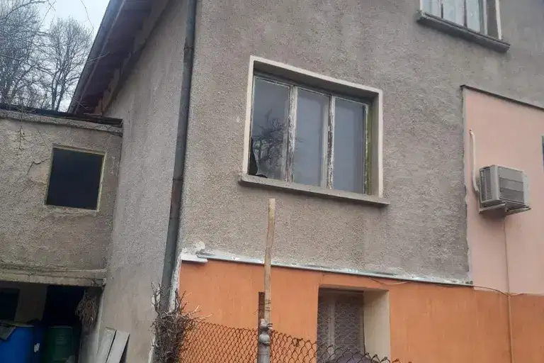 Къща в София, Своге