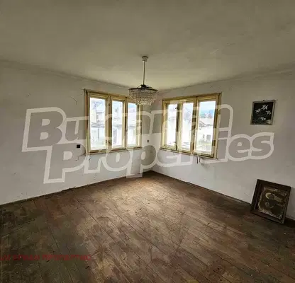 Photo 4 — House in област София, Govedarci