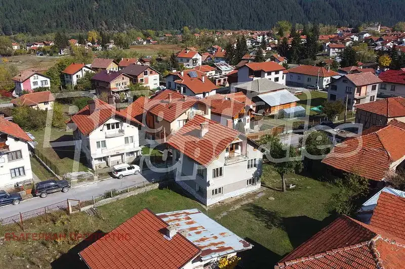 House in област София, Govedarci