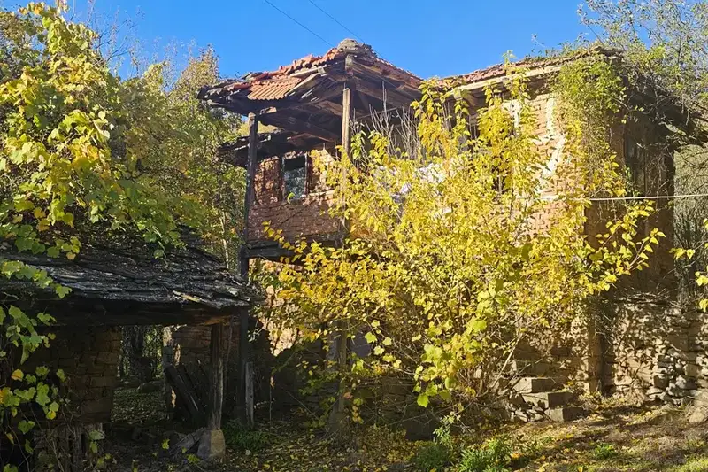 House in област София, с. Правешка Лакавица