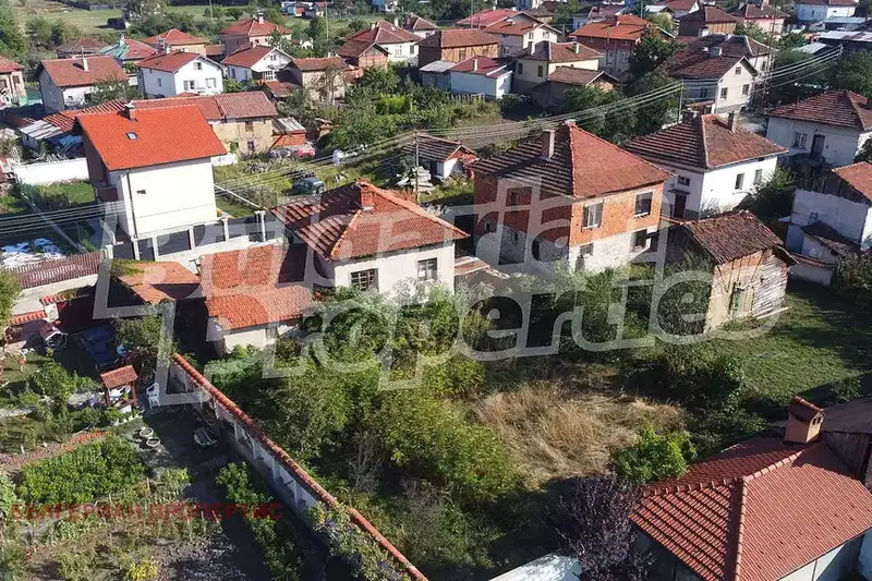House in област София, Raduil