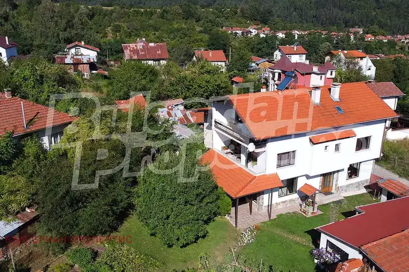 House in област София, Raduil