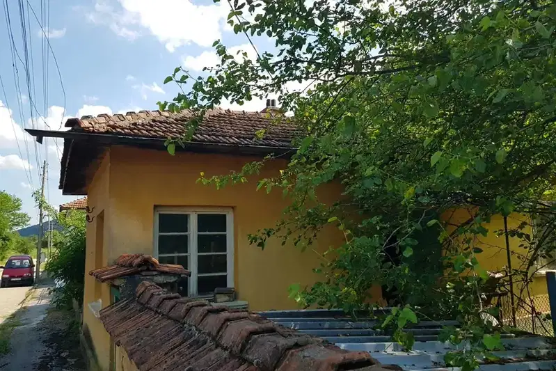 Къща в София, с. Врачеш