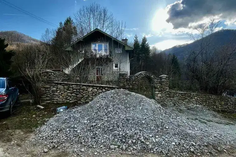 House in област София, Yamna