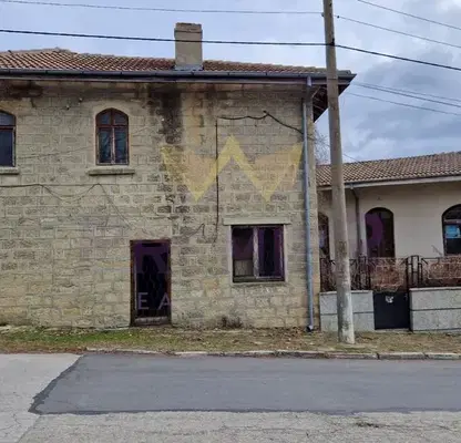 Снимка 5 — Просторна къща с 500 кв.м в с. Добрина, обл. Варна