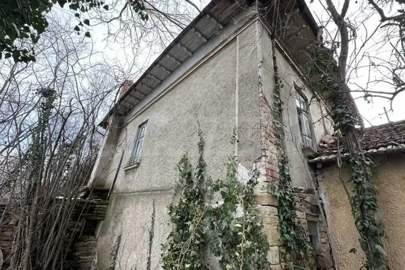 Къща във Велико Търново, с. Дъскот