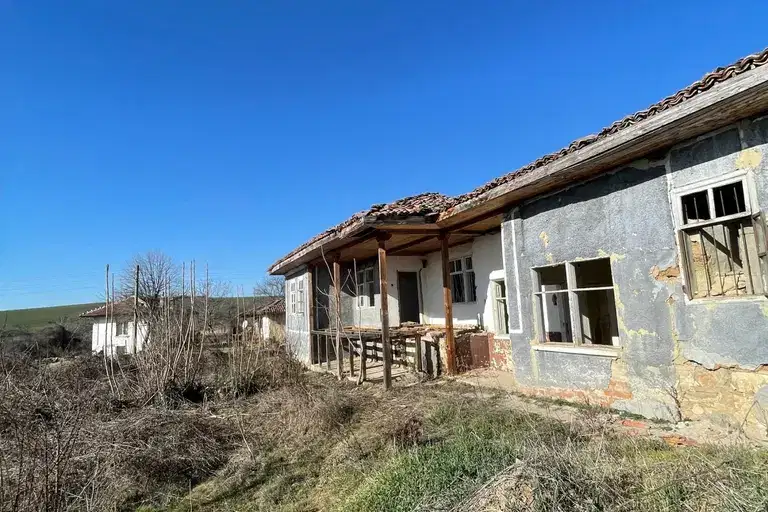 Къща във Велико Търново, с. Горски долен Тръмбеш