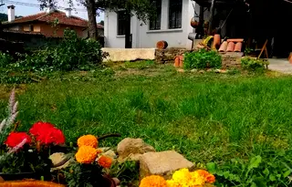 Къща във Велико Търново, с. Средни колиби