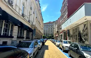 Магазин в София, Център