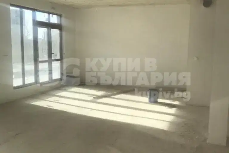 Shop in Varna, Vyzrajdane 1