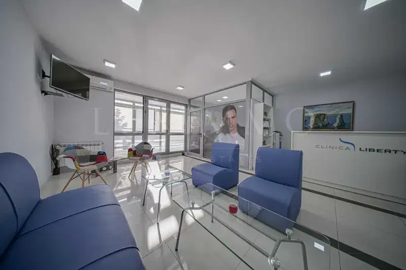 Office in Студентски