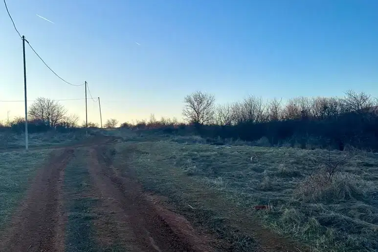 Plot in Kytina