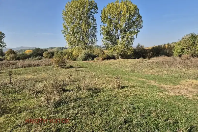 Plot in Pernik, Cyrkva