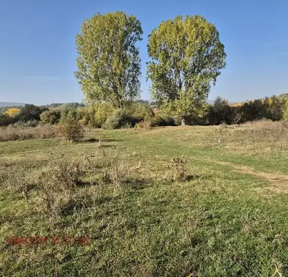Снимка 2 — Парцел в Перник, Църква