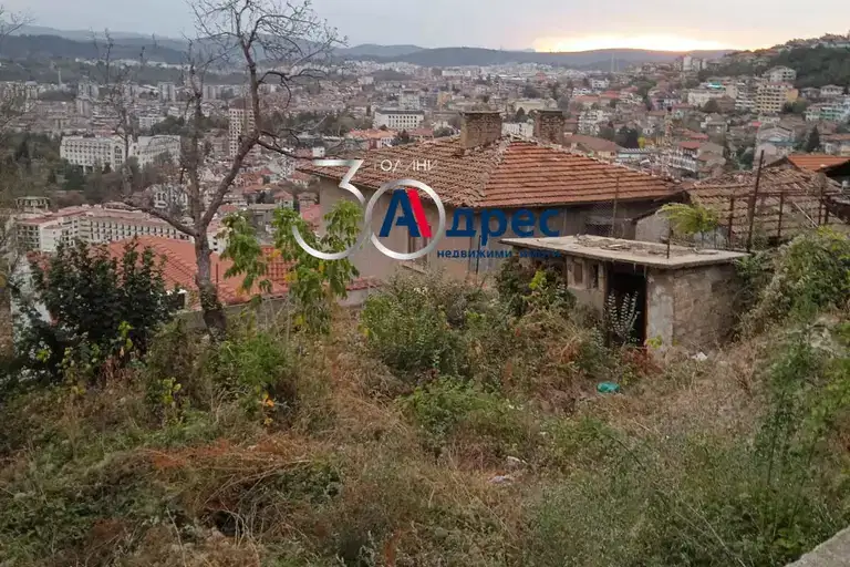 Plot in Veliko Tyrnovo, Varusha