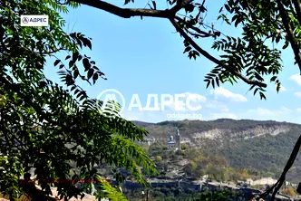Парцел във Велико Търново, Варуша