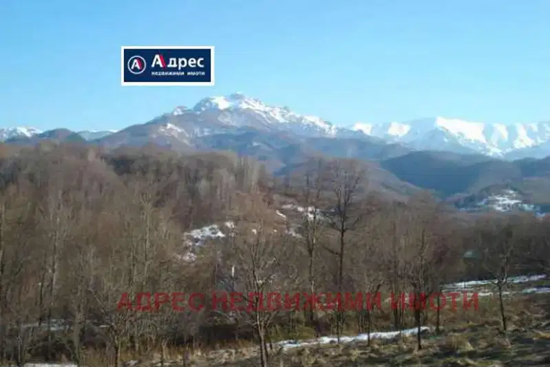 Парцел в Ловеч, Априлци