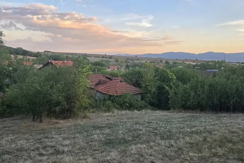 Plot in Oblast Pernik, Divotino
