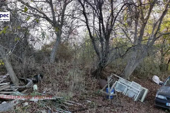 Plot in Veliko Tyrnovo, Hotnica
