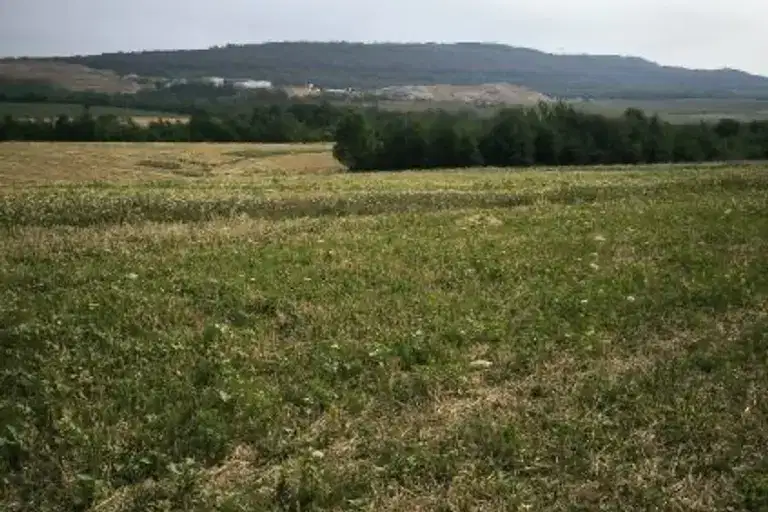 Парцел във Велико Търново, с. Малки чифлик