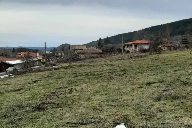 Plot in Oblast Veliko Tyrnovo, Prisovo