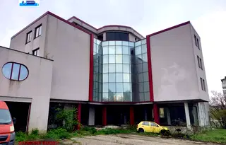 Промишлена сграда в Русе, Център