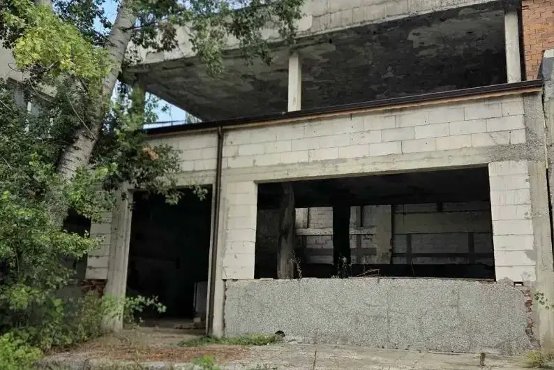 Промишлена сграда в Кюстендил, Запад