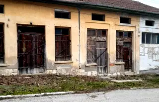 Промишлена сграда в Плевен, с. Върбица