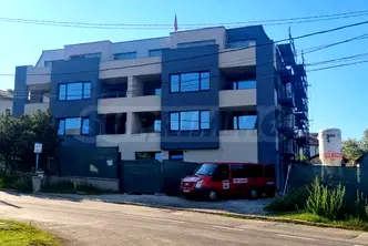 Тристаен апартамент в с. Лозен