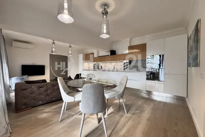 3-bedroom apartment in Zlatni Pyasyci