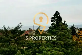 Тристаен апартамент в м-т Евксино