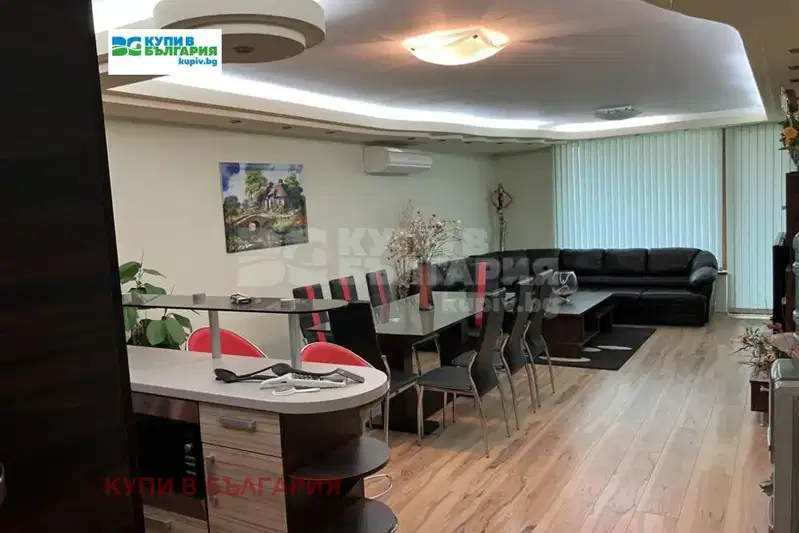 Тристаен апартамент във Варна, Базар Левски