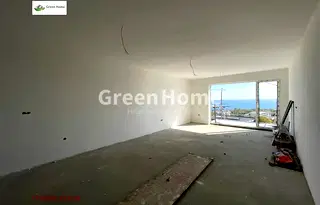 Тристаен апартамент с морска панорама в кв. Бриз, Варна