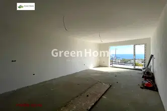 Тристаен апартамент с морска панорама в кв. Бриз, Варна