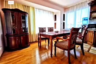 Тристаен апартамент във Варна, Център