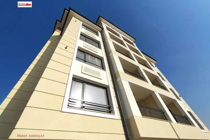 3-bedroom apartment in Plovdiv, Centyr
