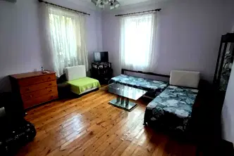 Тристаен апартамент с две непреходни спални в Център, София