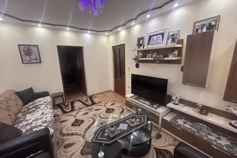 3-bedroom apartment in Tyrgovishte, Centyr