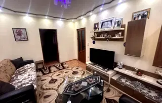 Тристаен апартамент в Търговище, Център