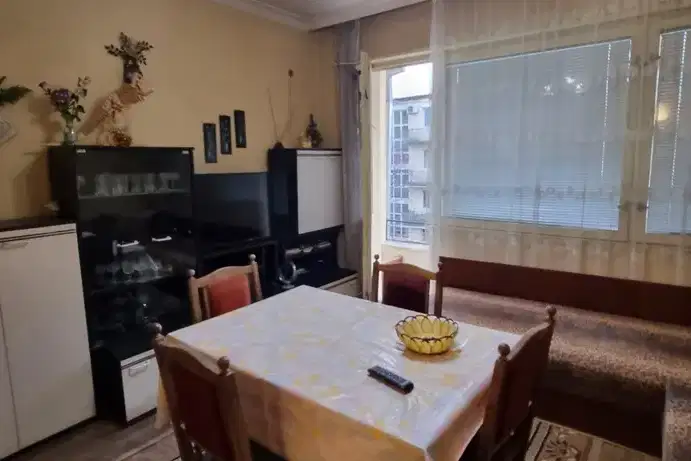 3-bedroom apartment in Raz, Tsentar